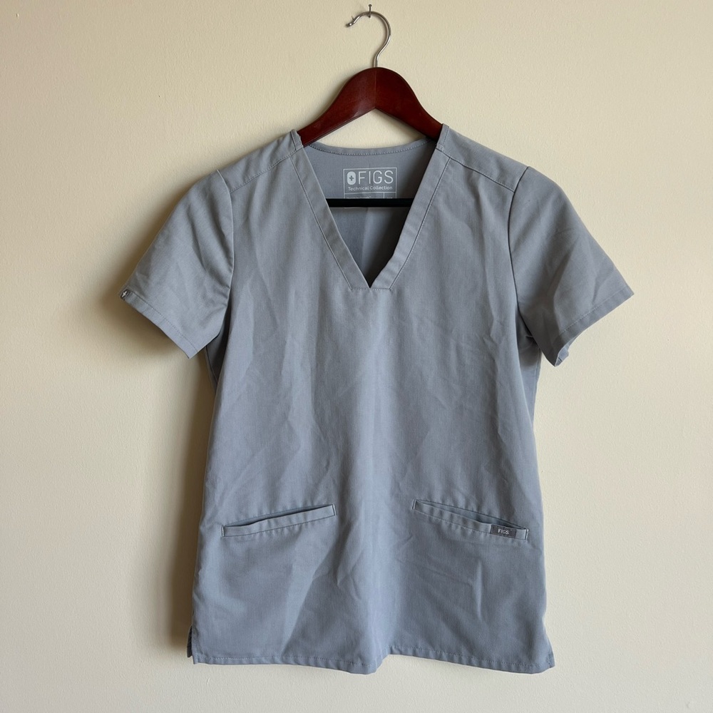 FIGS Casma Three-Pocket V-Neck Classic Scrub Top Gray Women's Size XS